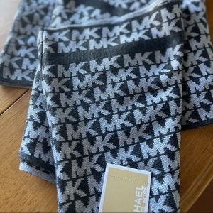 MK one piece wrap around scarf